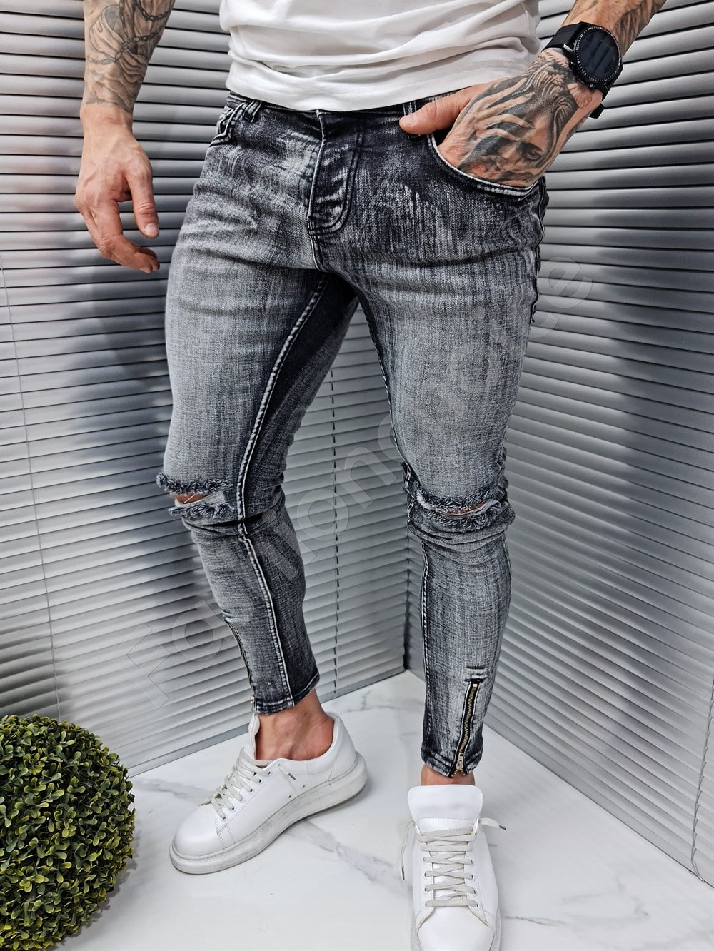 Blugi din denim negru cu efect uzat - Cod 6598