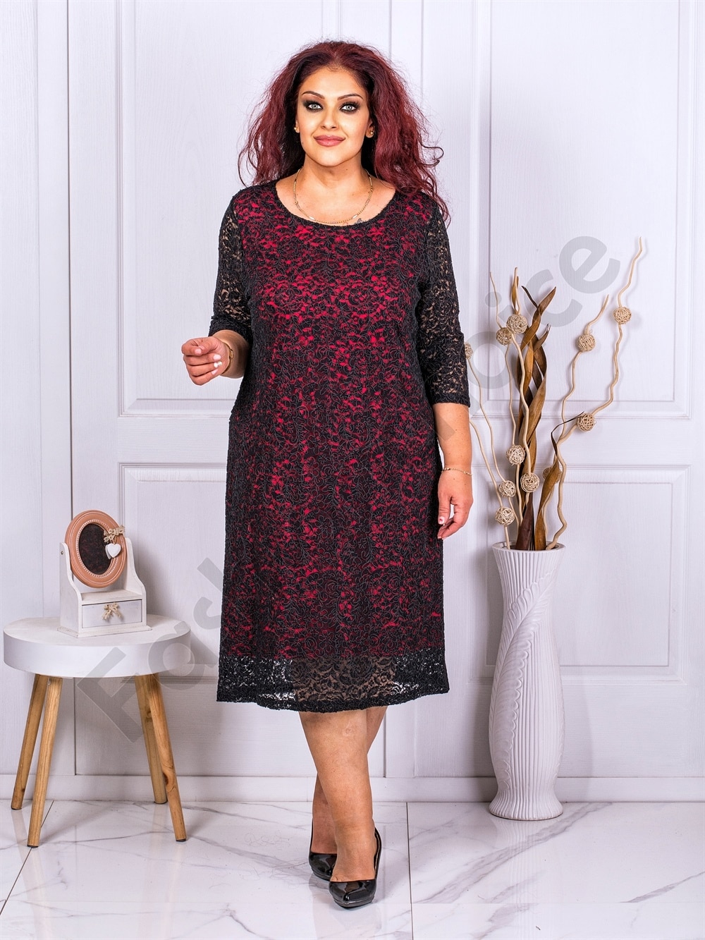 Rochie eleganta din dantela elastica-negru/rosu cod 027