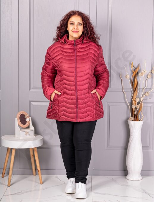 Geaca pentru dama super maxi cu gluga-bordo cod 2328-1