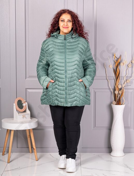 Geaca pentru dama super maxi cu gluga /9XL-13XL/-verde pastel cod 2328-3