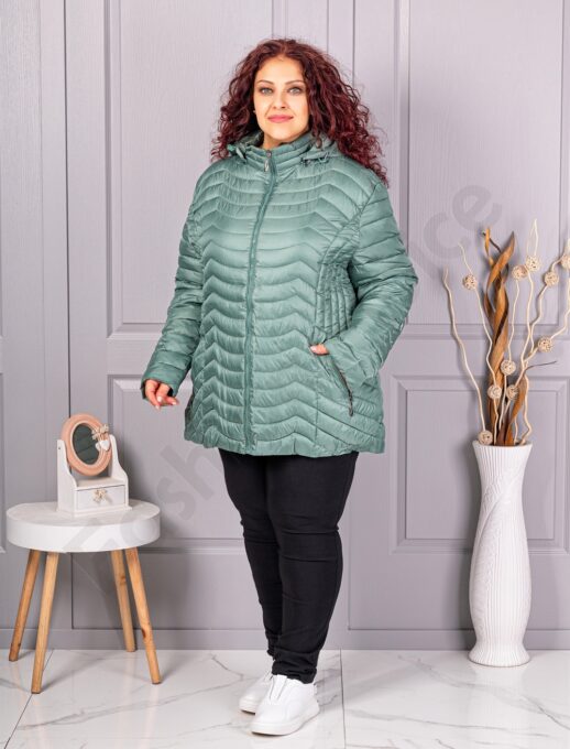 Geaca pentru dama super maxi cu gluga /9XL-13XL/-verde pastel cod 2328-3