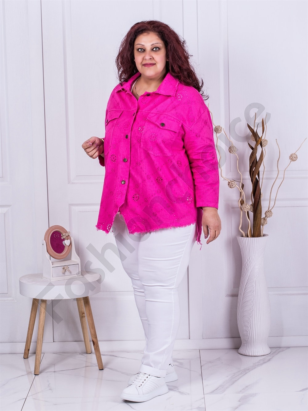 Geaca maxi cu broderie englezeasca-fucsia cod 10025-1