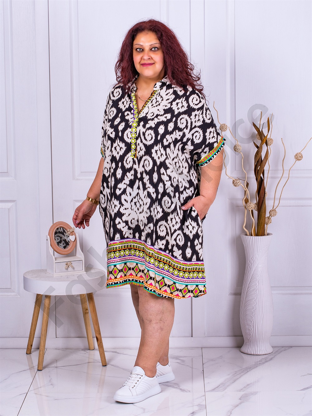 Rochie sport-elegant cu elemente multicolor-negru/ecru cod 3523-1