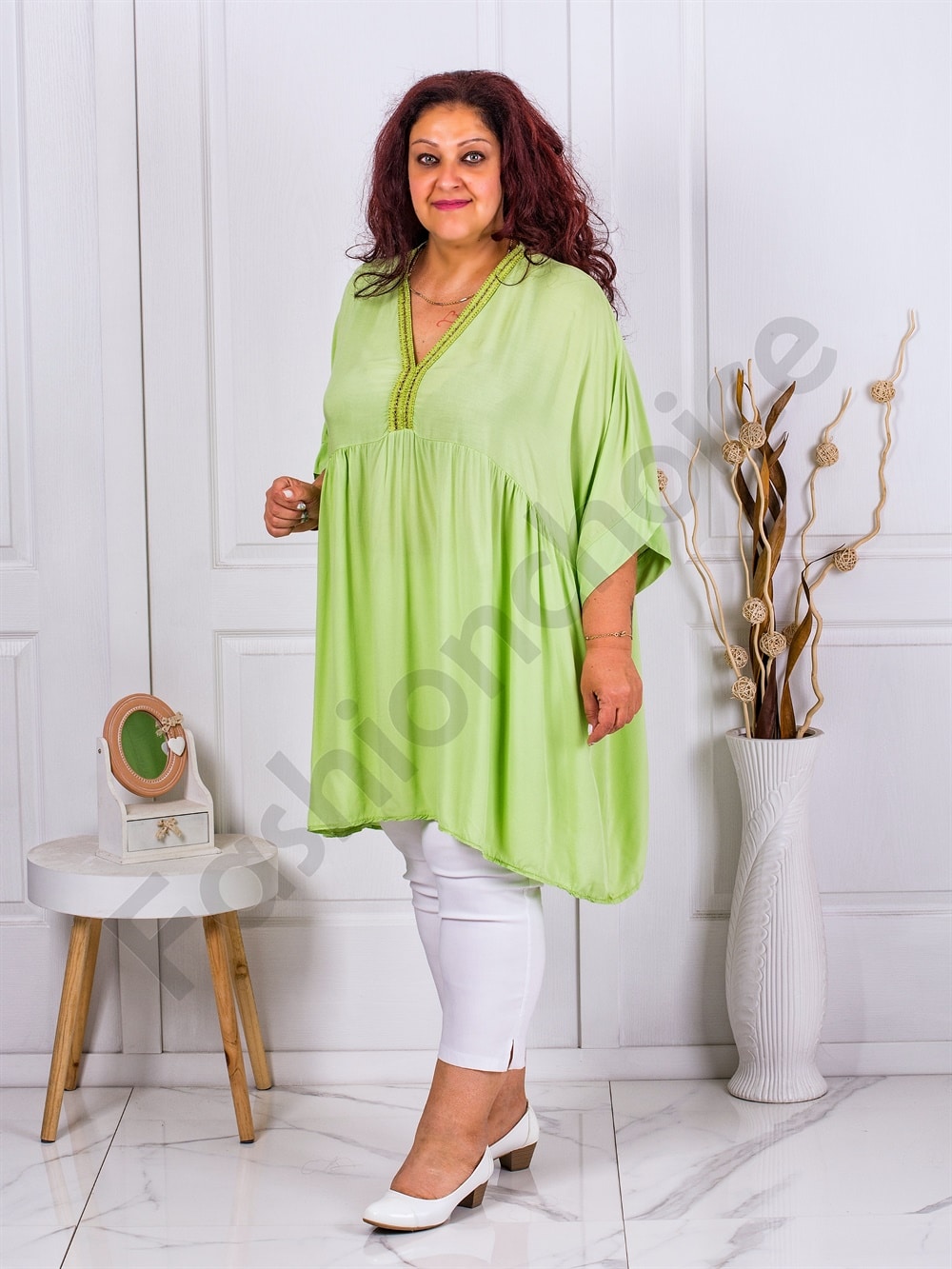 Tunica maxi accesorizata cu lame pe decolteu-lime cod 3252-8