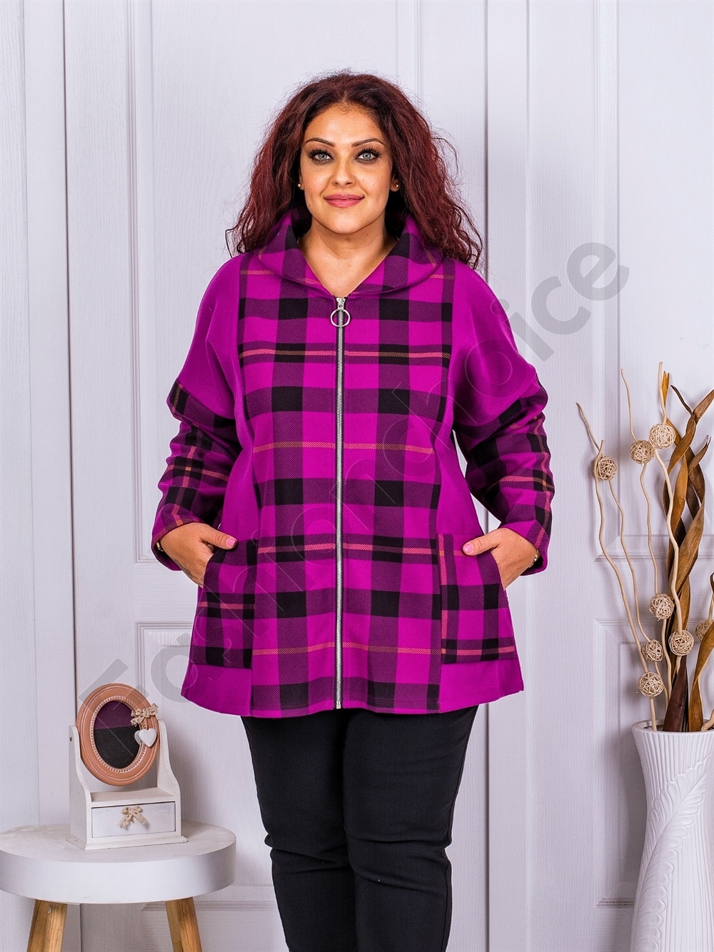 Palton maxi din eco casmir in carouri-magenta cod 23688-3