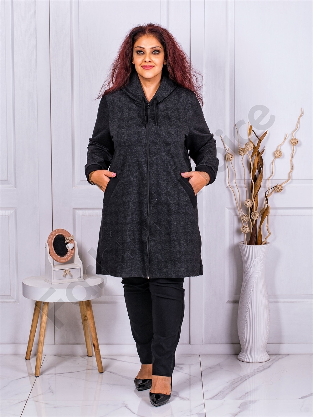 Jacheta maxi in carouri cu gluga cod 22003