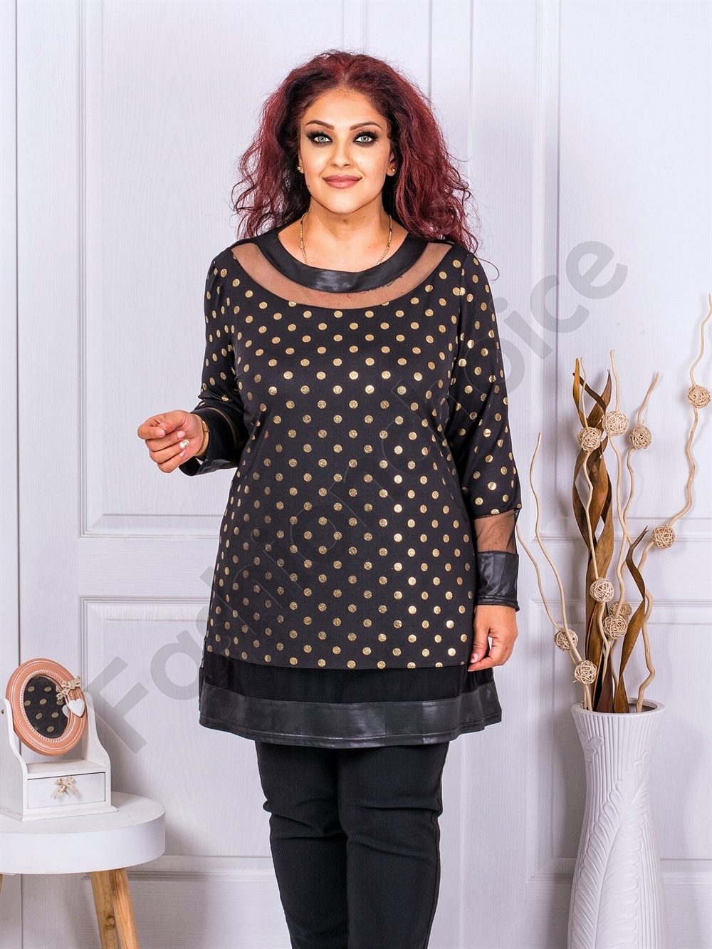 Tunica maxi cu accente din tull si buline aurii cod 1309-6