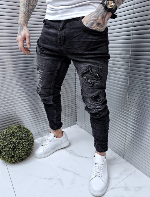 Blugi barbati cu patch-uri si inscriptii brodate-negru cod 8028