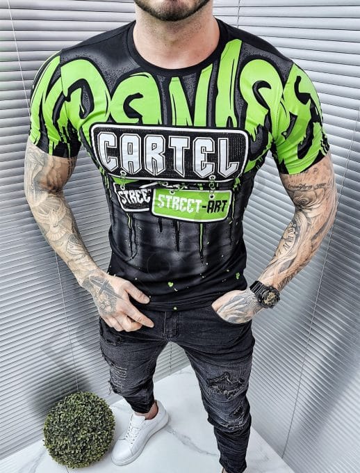Tricou barbati cu inscriptii multicolor si aplicatie din pietricele-verde cod 9790