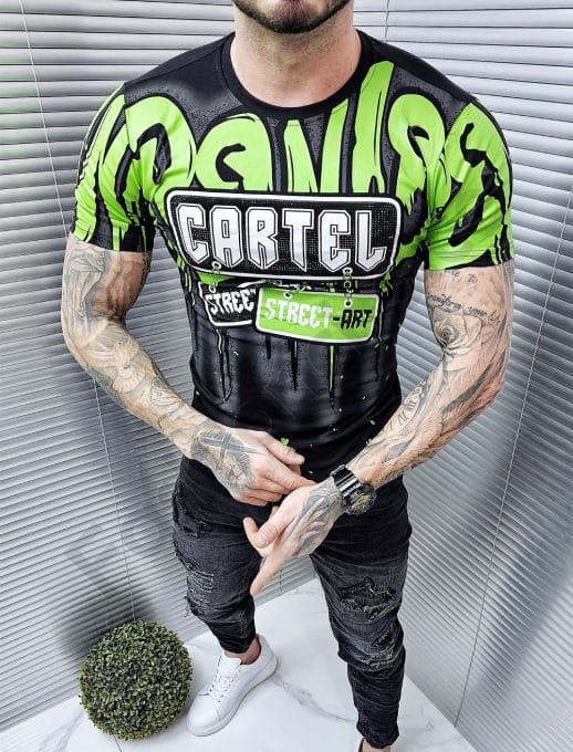 Tricou barbati cu inscriptii multicolor si aplicatie din pietricele-verde cod 9790