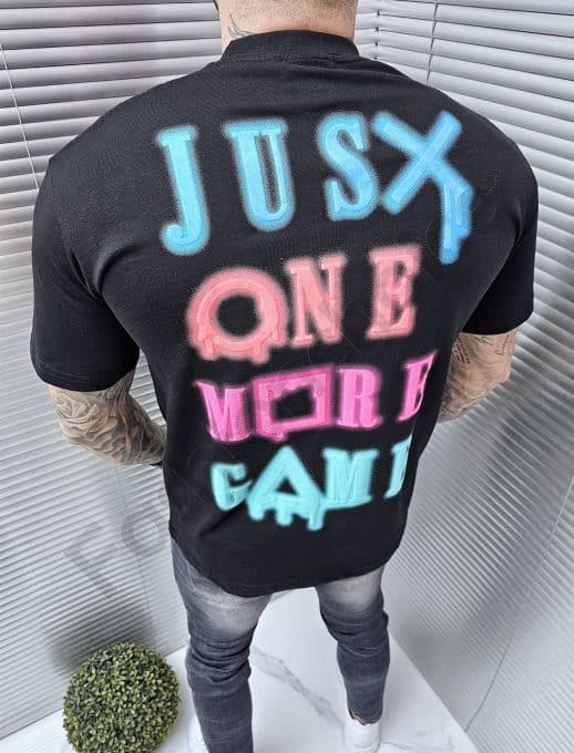 Tricou barbati Oversize cu inscriptii multicolor in fata si spate-negru cod 1131
