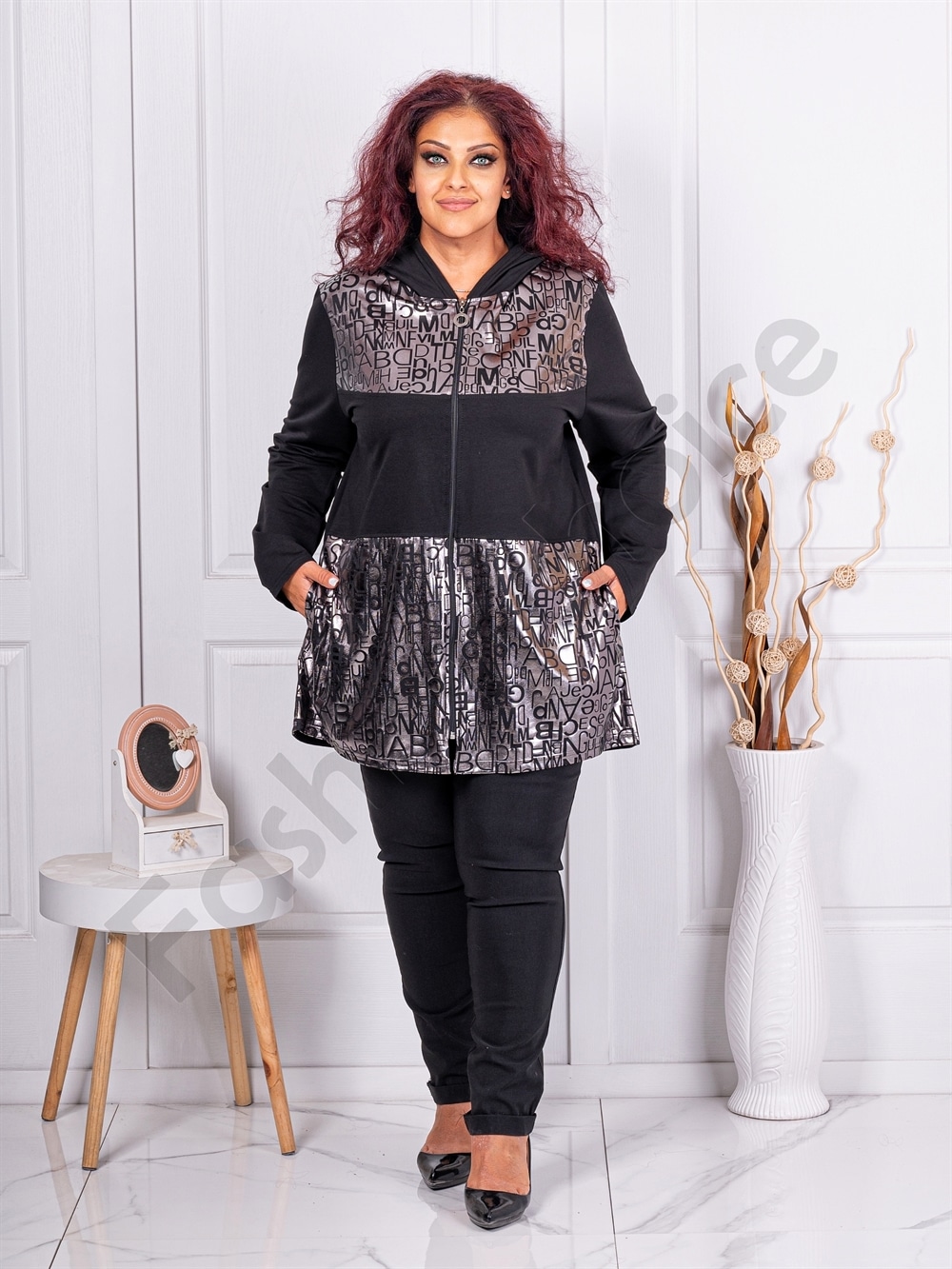 Jacheta maxi cu gluga si motive argintii cod 241131