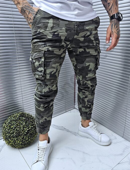 Pantalon jogger cu imprimeu camuflaj si buzunare cargo in parti-verde cod 8729-1
