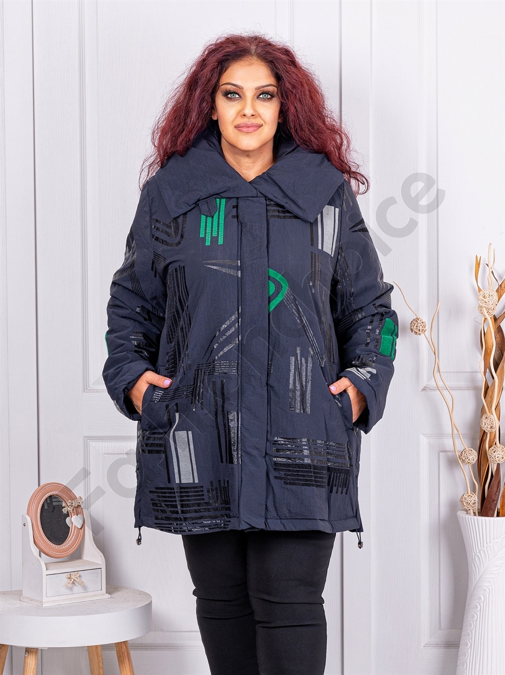 Geaca maxi groasa cu motive abstracte-albastru inchis cod 63019-3