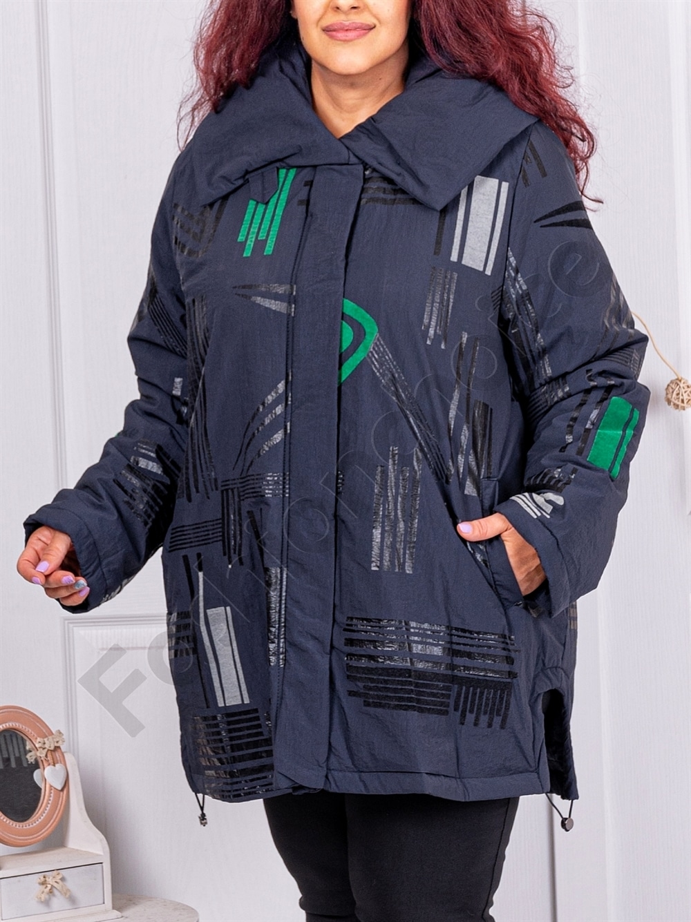 Geaca maxi groasa cu motive abstracte-albastru inchis cod 63019-3