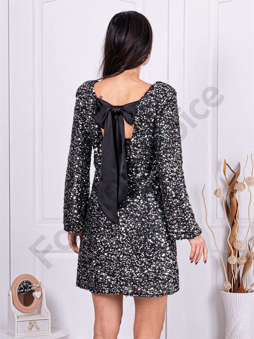 Rochie eleganta cu paiete si panglica pe spate-argintiu cod 12543-1
