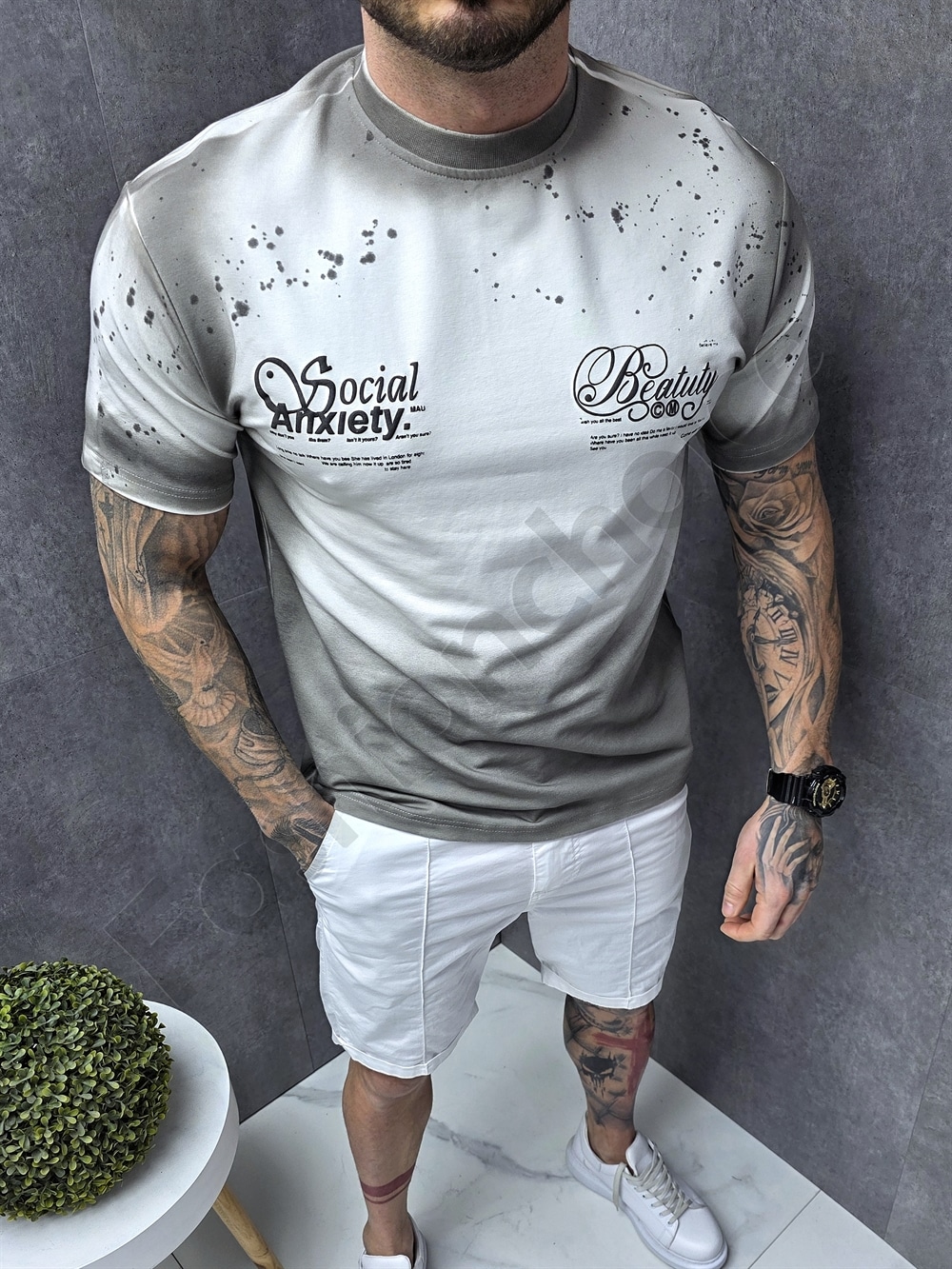 Tricou barbati cu imprimeu in degrade si inscriptii-sampanie cod 272-1