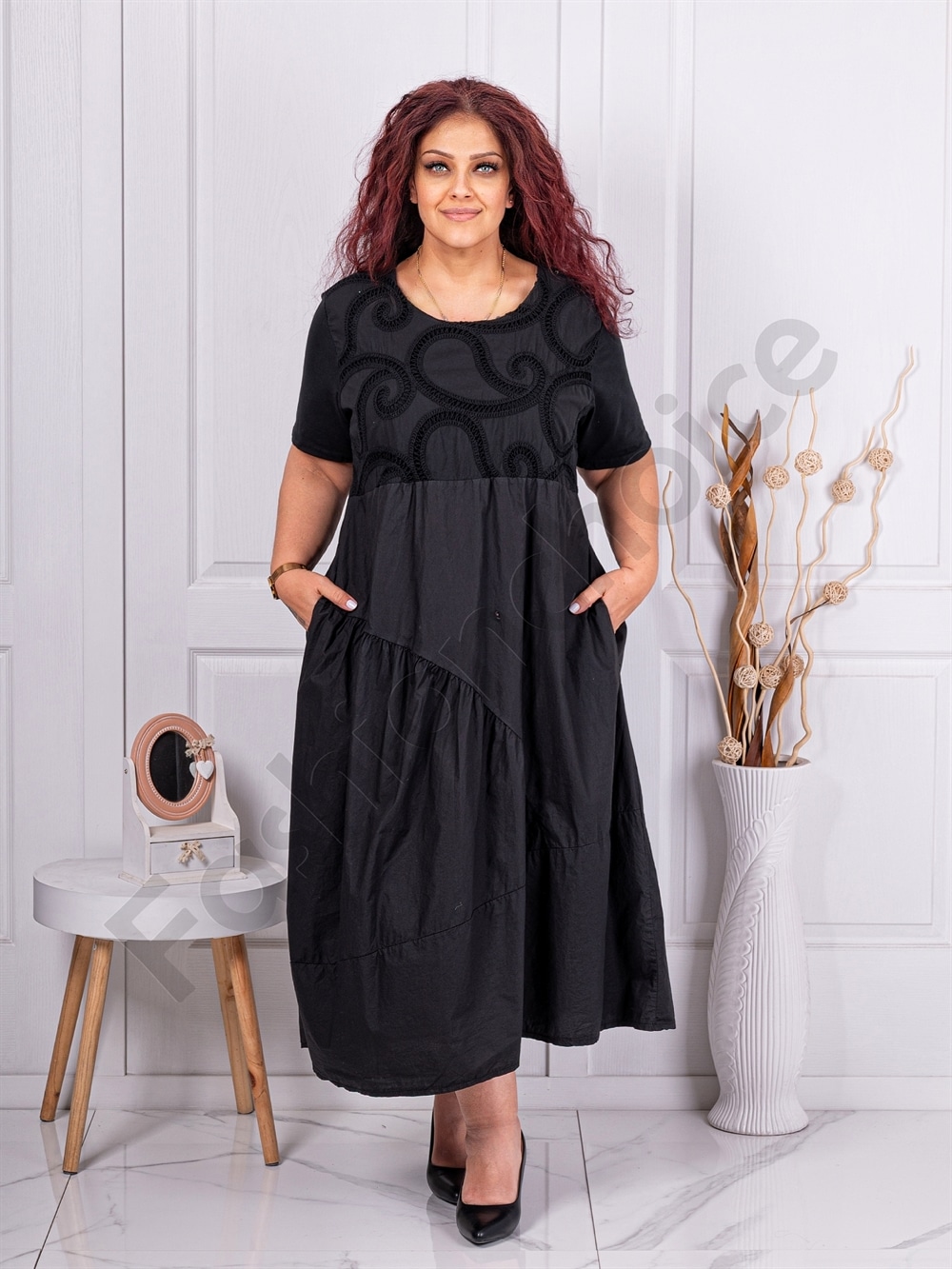 Rochie maxi in clos cu motive din ajur-negru cod 11082