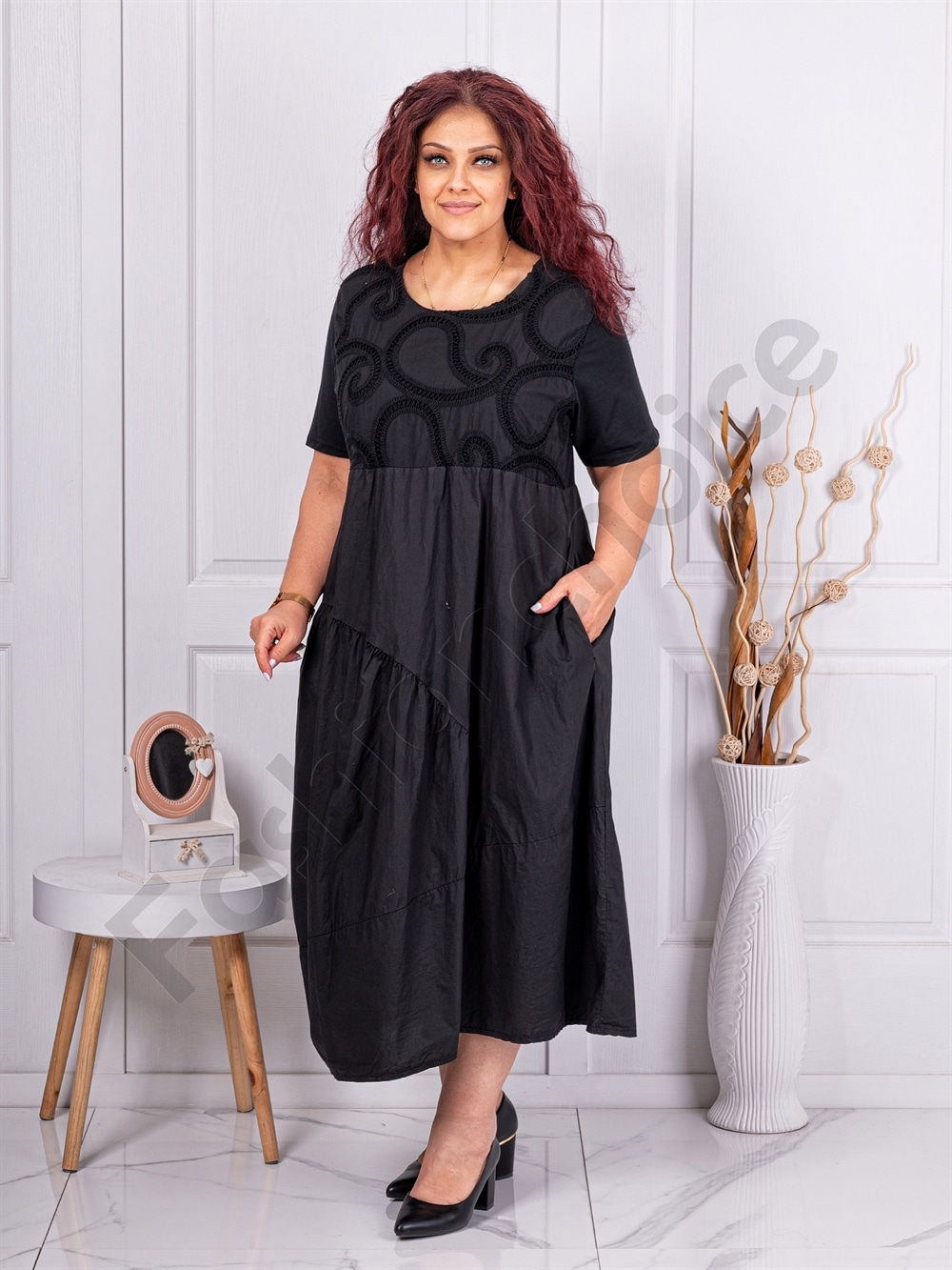 Rochie maxi in clos cu motive din ajur-negru cod 11082