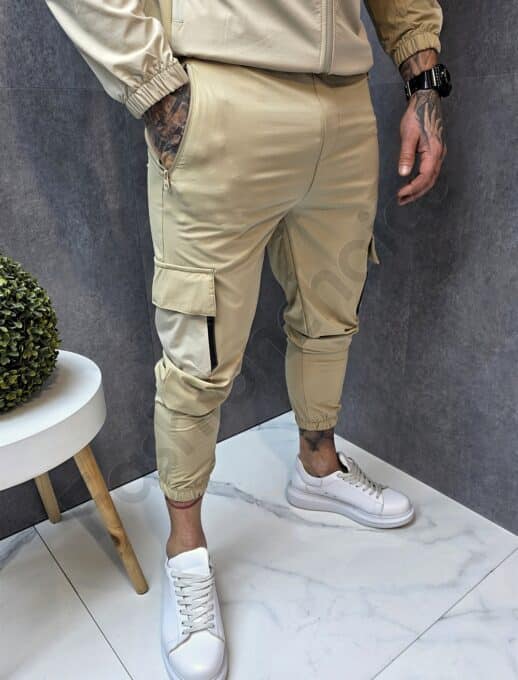 Compleu pentru barbati din fas in doua culori cu pantalon cargo-bej/capucino cod 1033-1