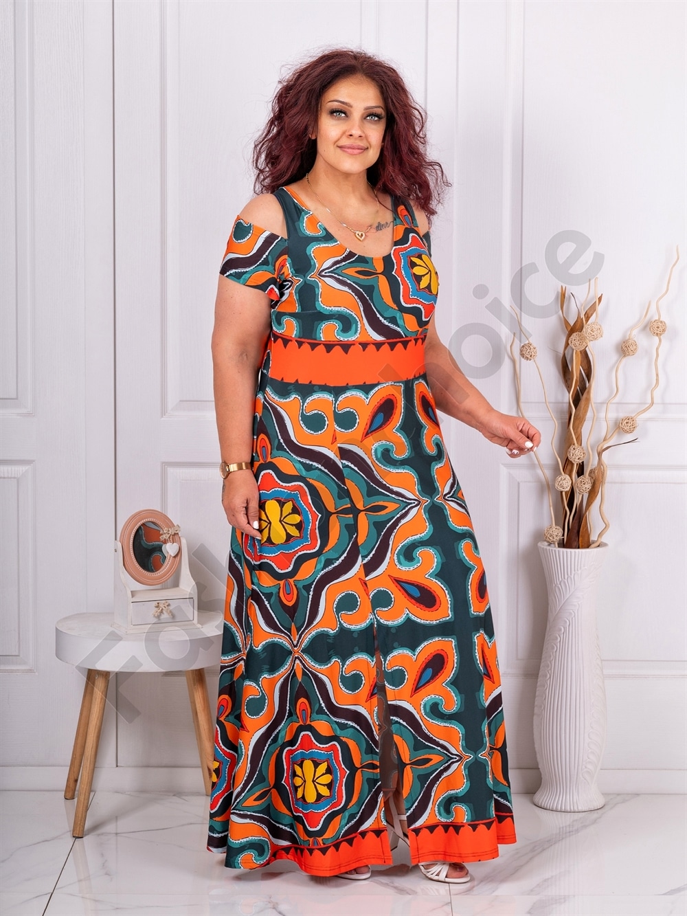 Rochie maxi cu umeri decupati si fanta-motive Baroc cod 20023-5