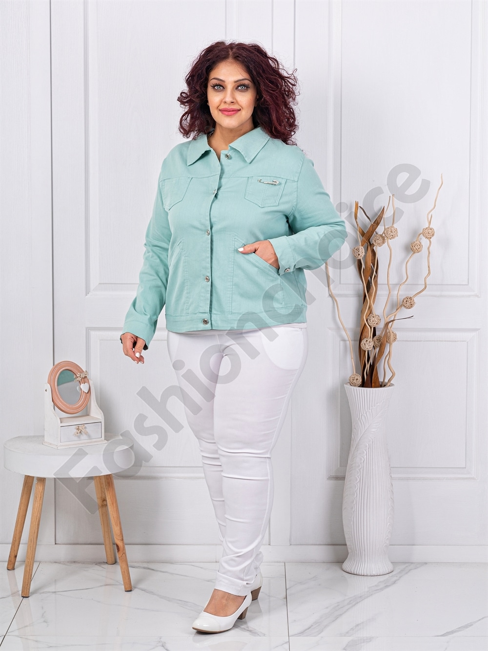 Geaca maxi din denim de vara cu brosa-menta cod 8967