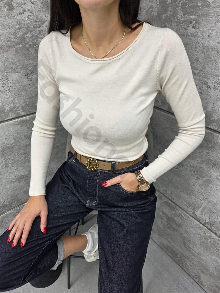 Bluza de dama din tricotaj finut cu decolteu rotund-ecru cod 5112X10