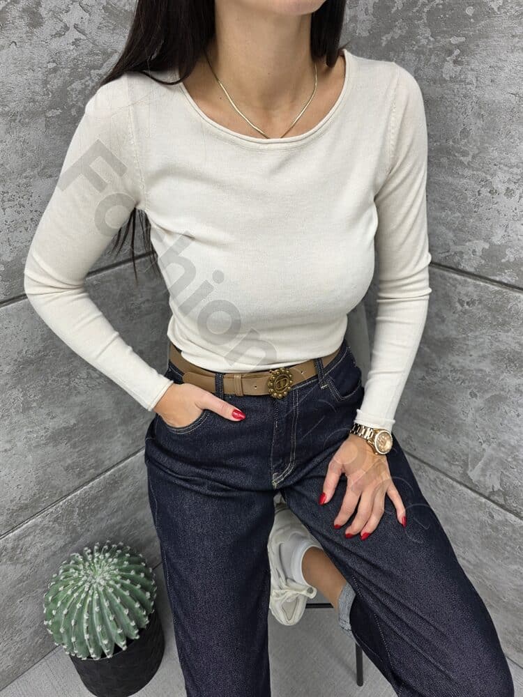 Bluza de dama din tricotaj finut cu decolteu rotund-ecru cod 5112X10