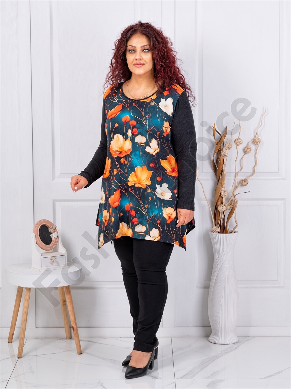 Tunica maxi in clos cu angora si elastan-flori de foc cod 25126-1