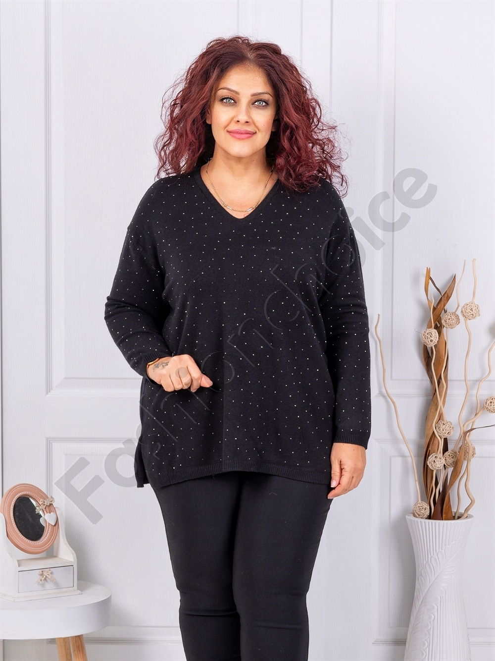 Tunica maxi din tricotaj finut cu decortie din pietricele-negru cod 8353