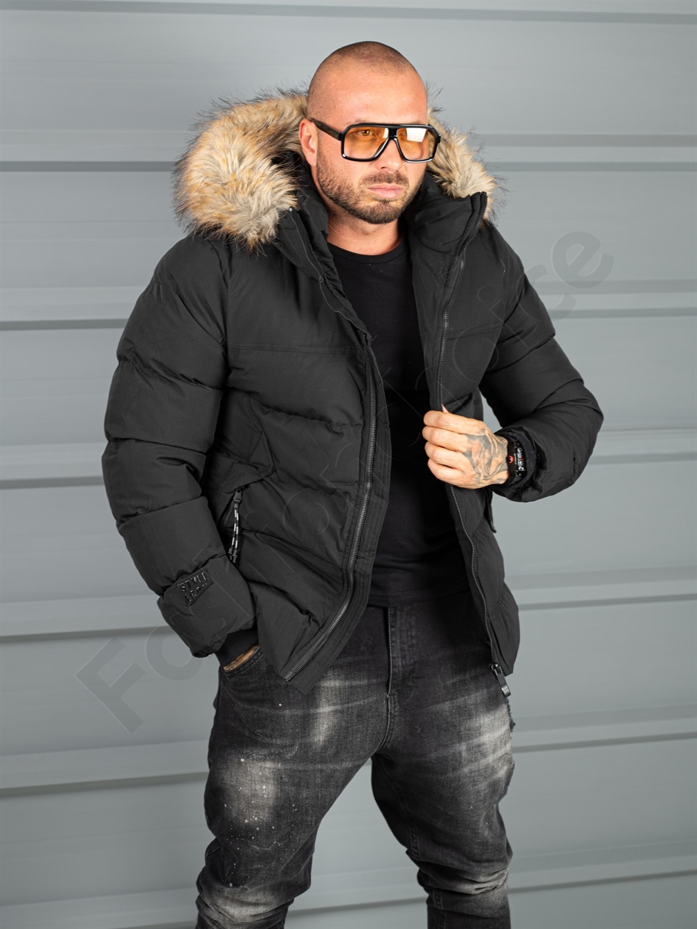 Geaca barbati pentru iarna cu blana eco pe gluga-negru cod 8429