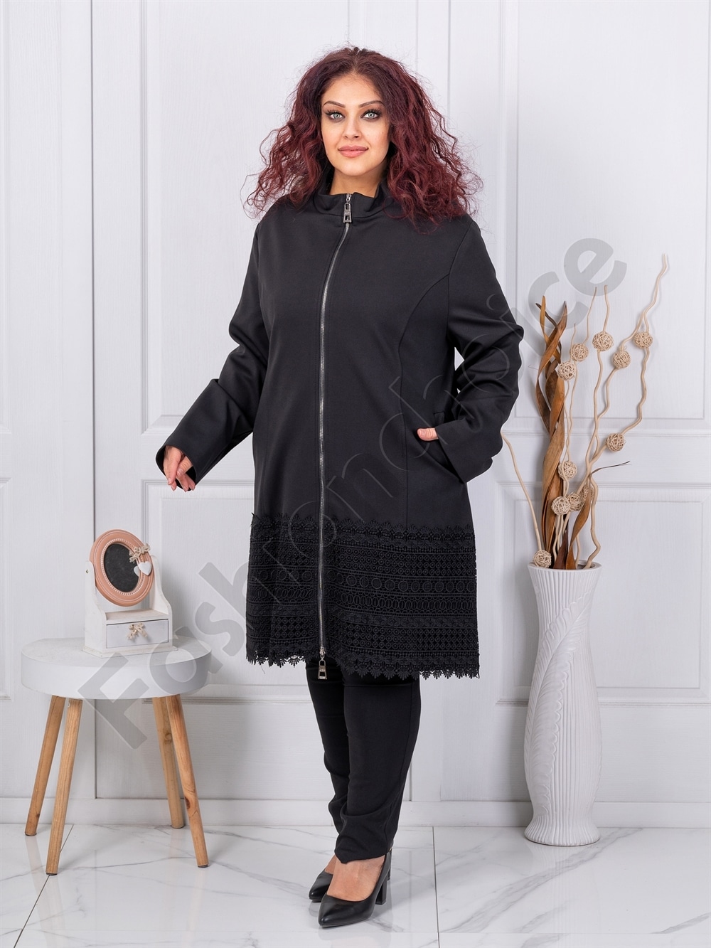 Trenci maxi cu bordur din dantela englezeasca cod 30081