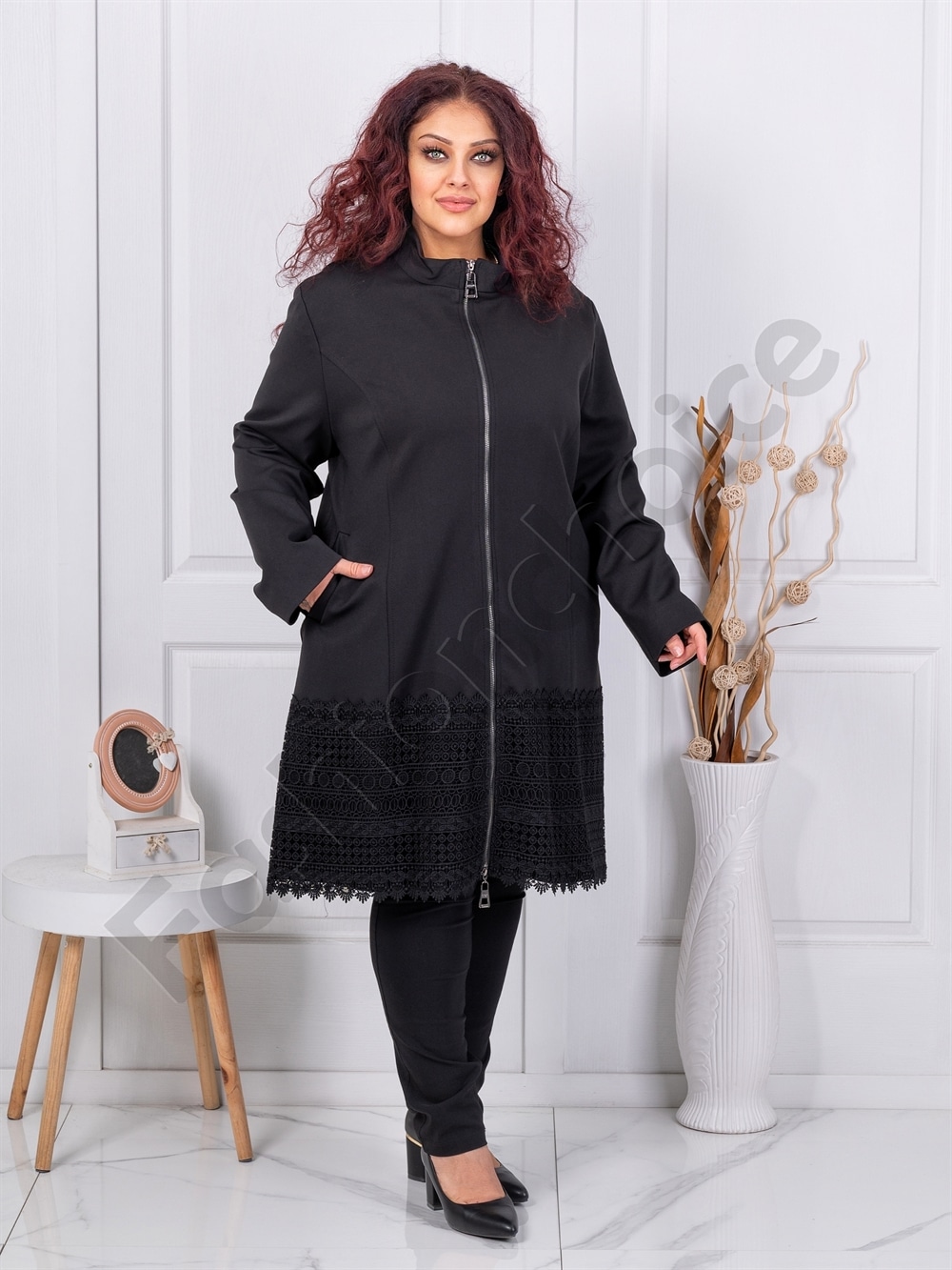 Trenci maxi cu bordur din dantela englezeasca cod 30081