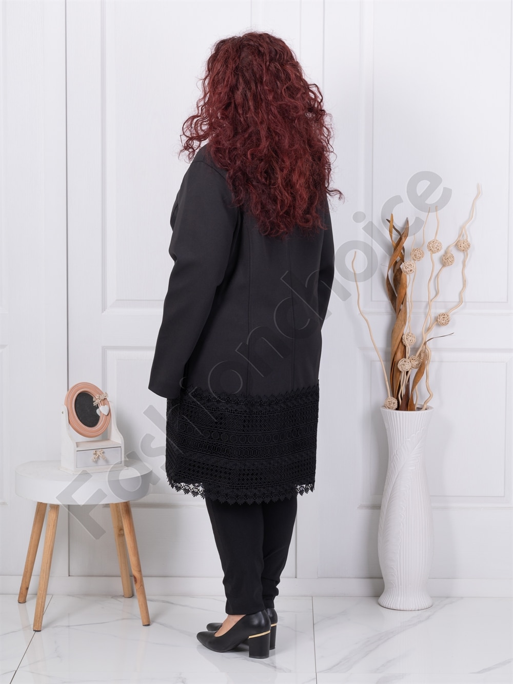 Trenci maxi cu bordur din dantela englezeasca cod 30081