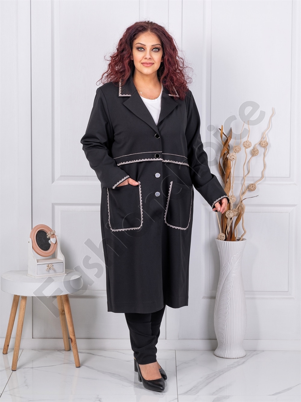 Palton maxi elegant cu accente brodate cod 30075