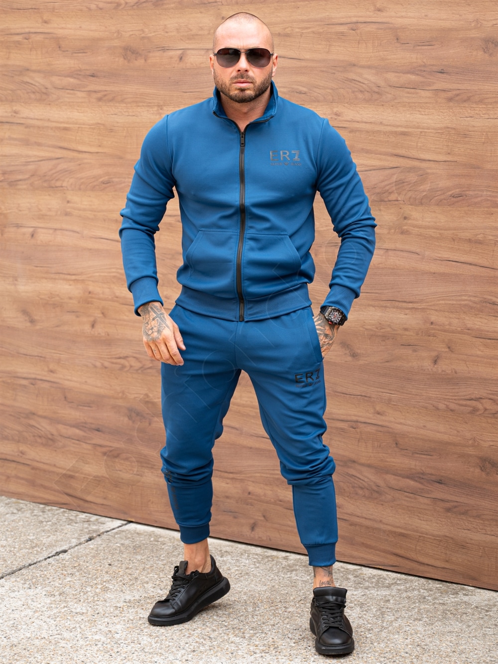 Compleu sport cu imprimeu ER7 pe spate-albastru cod 12025-1