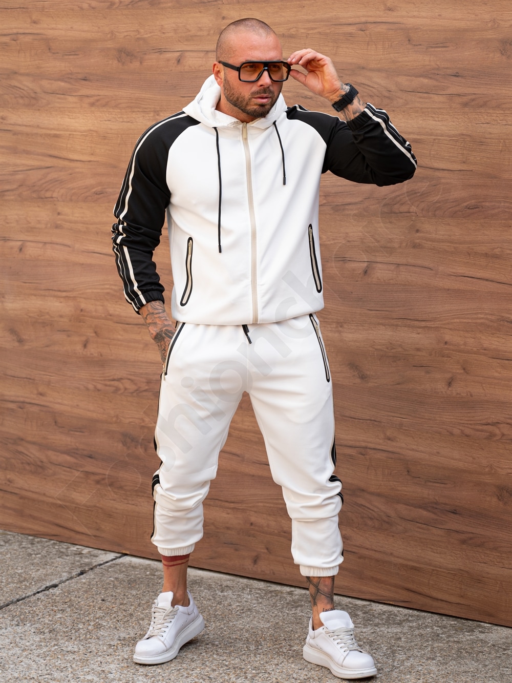 Compleu sport pentru barbati in doua culori cu gluga-alb cod 8059-1