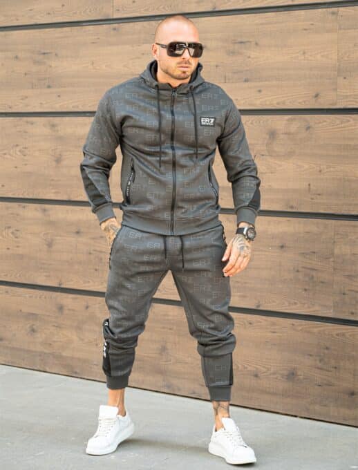 Compleu sport pentru barbati cu initialele si banda cu inscriptii-grafit cod 6137-2