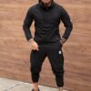 Compleu pentru barbati din fas cu hanorac hoodie si buzunare cargo-negru cod 7109