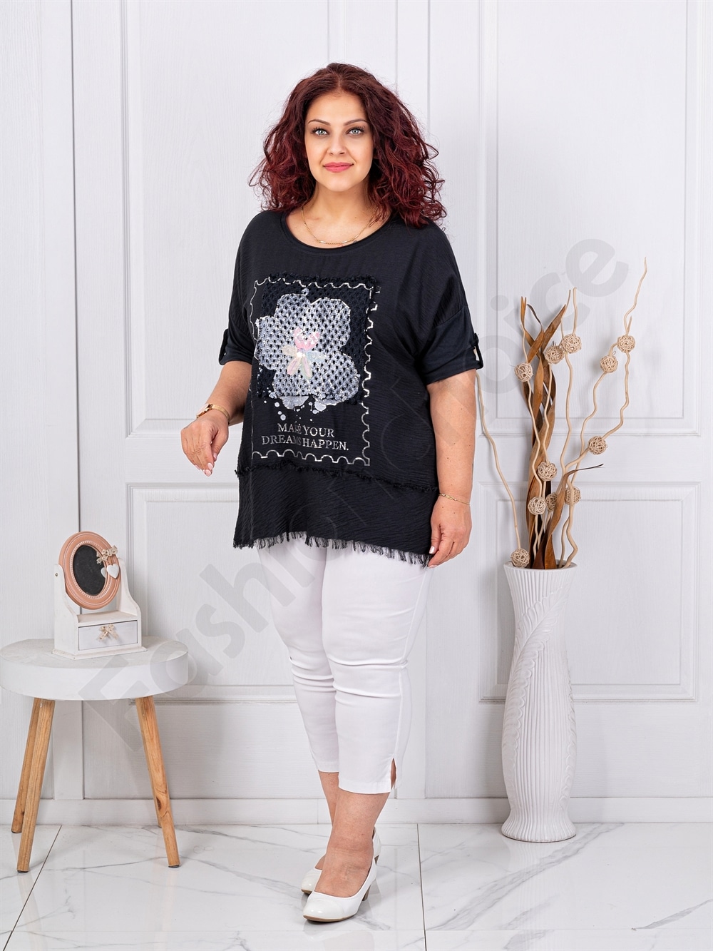 Tunica maxi pentru vara cu aplicatie florala-negru cod 3995
