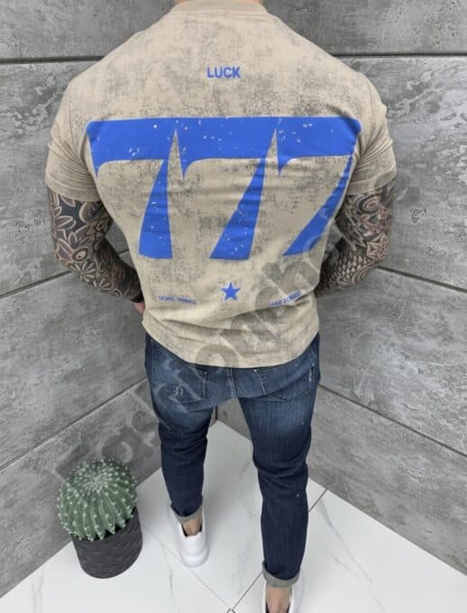 Tricou barbati cu inscris LUCK si imprimeu pe spate-bej cod 25171-1