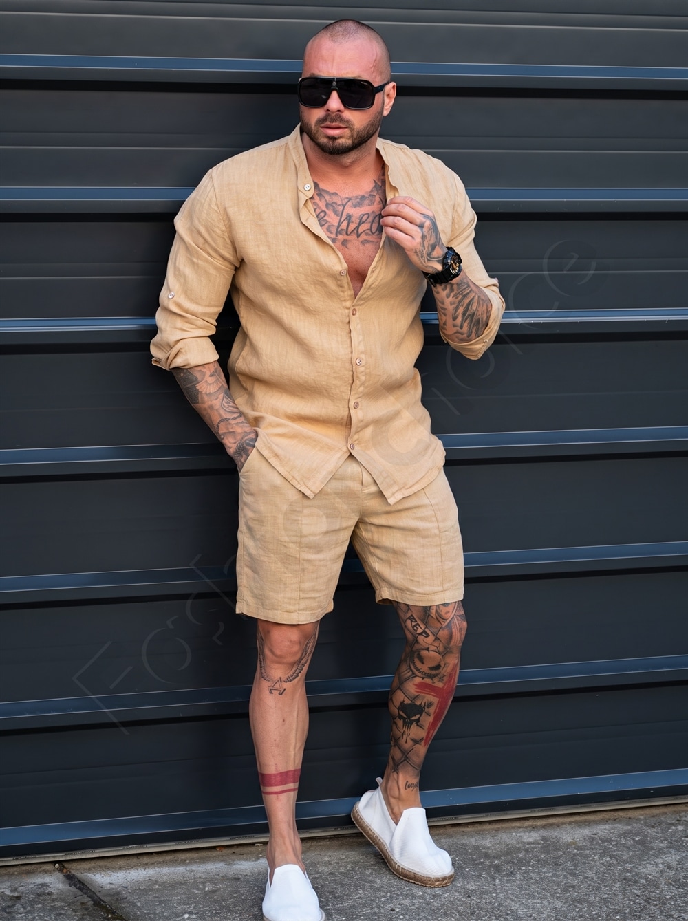 Compleu Italian din 100% in cu guler la baza gatului si pantalon scurt-camel cod 26005-2