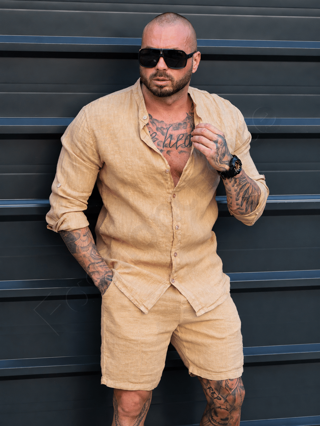 Compleu Italian din 100% in cu guler la baza gatului si pantalon scurt-camel cod 26005-2