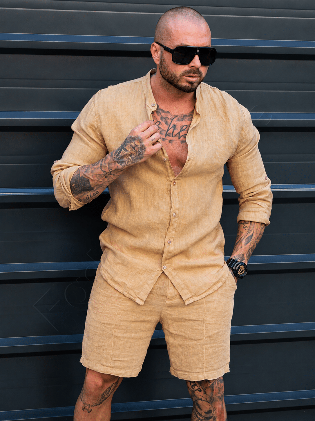 Compleu Italian din 100% in cu guler la baza gatului si pantalon scurt-camel cod 26005-2