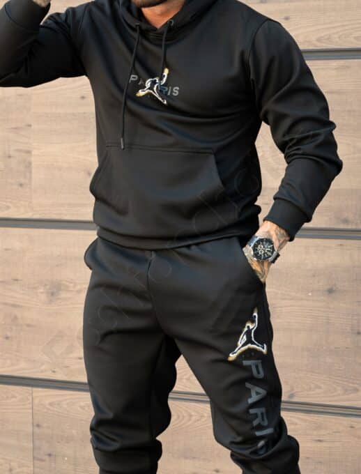 Compleu pentru barbati cu hanorac hoodie si aplicatie Paris-negru cod 6286