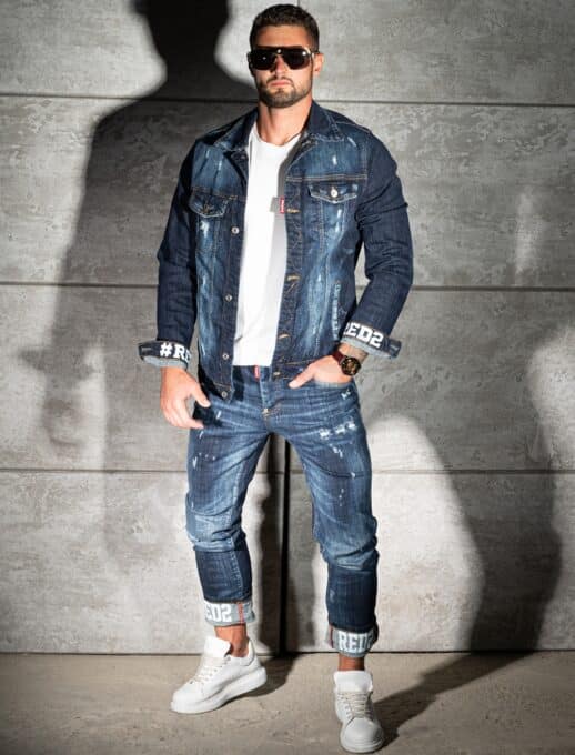 Compleu pentru barbati din denim cu efect rupt si inscriptii-albastru/alb cod 2493-1