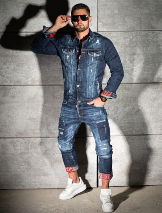 Compleu pentru barbati din denim cu efect rupt si inscriptii-albastru/rosu cod 2493-3