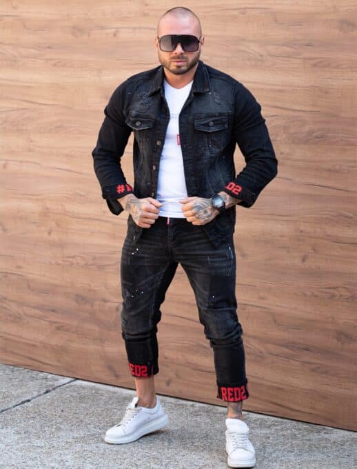 Compleu pentru barbati din denim cu efect rupt si inscriptii-negru/rosu cod 2493-2