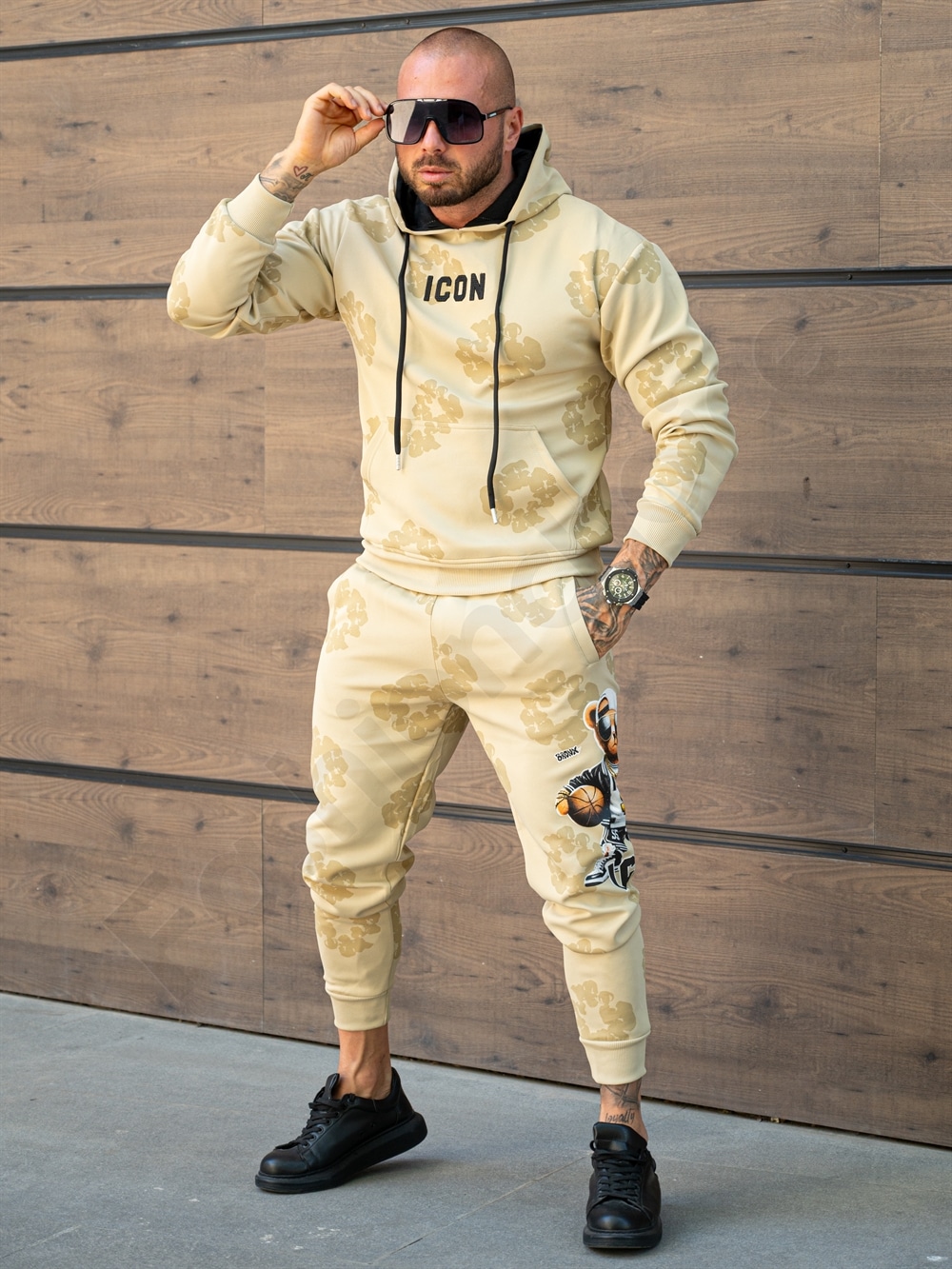 Compleu pentru barbati cu hanorac hoodie si imprimeu ICON-bej cod 349-1