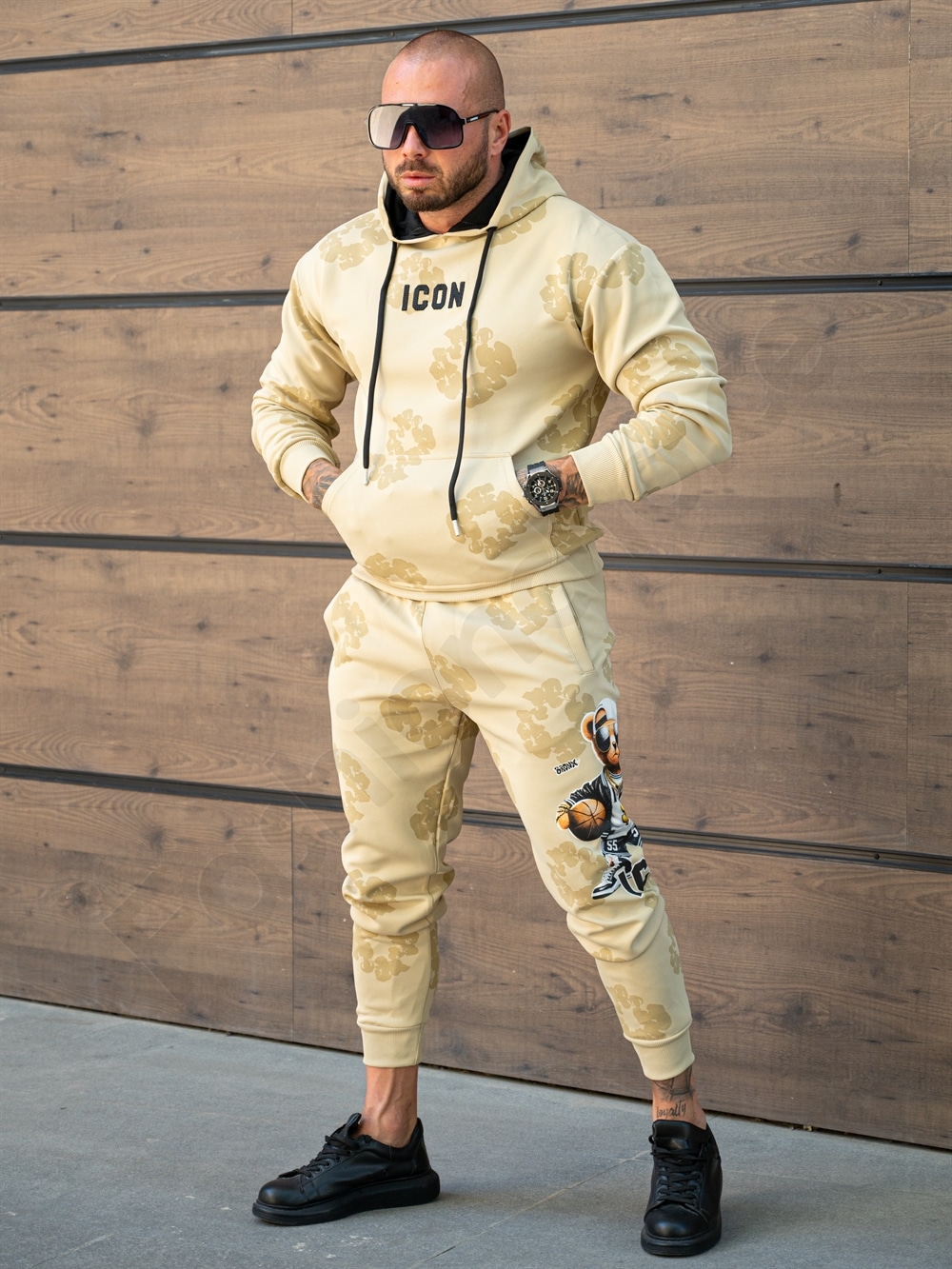 Compleu pentru barbati cu hanorac hoodie si imprimeu ICON-bej cod 349-1
